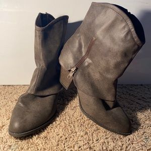 Brown boots | pop brand